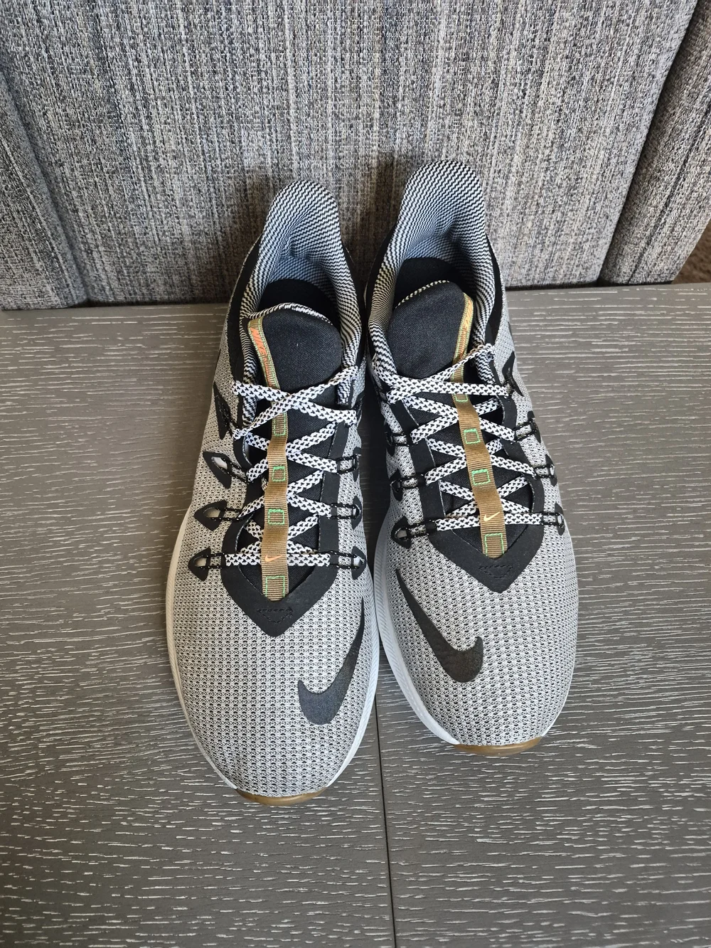 Nike Quest SE Men’s Grey, Black and White Athletic Running Shoes